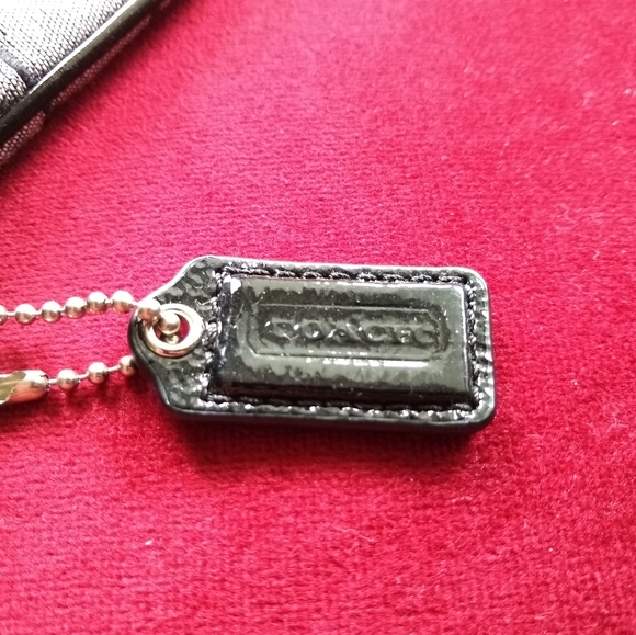 Coach Poppy Wristlet - Picture 6 of 8